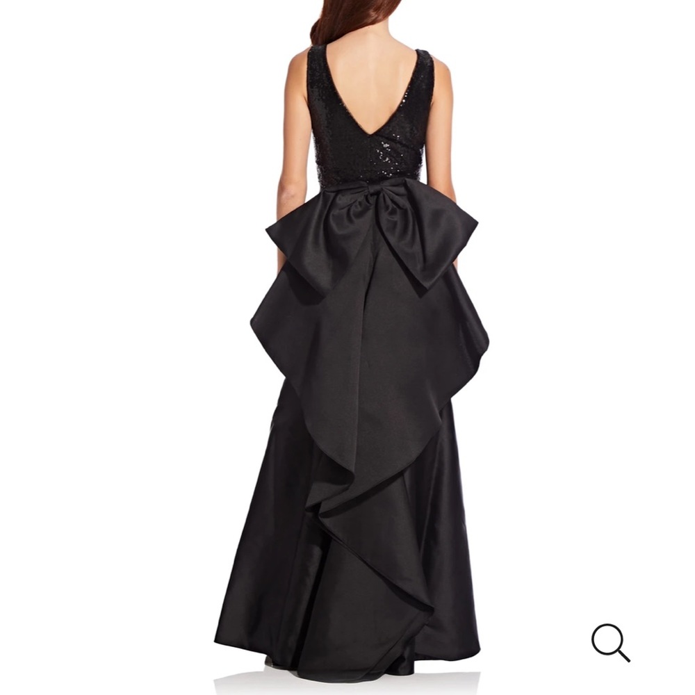 ADRIANNA PAPELL V Neck Gown - Size 10